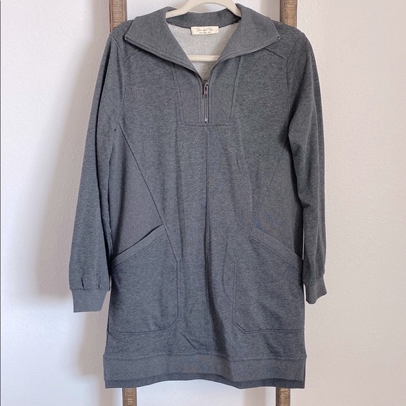 Doe & Rae Gray Midi Dress - Picture 2 of 7